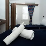 Esquire & Lounges Κεμέρ