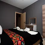 Esquire & Lounges Ξενοδοχείο 2*