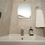 Esquire & Lounges Κεμέρ