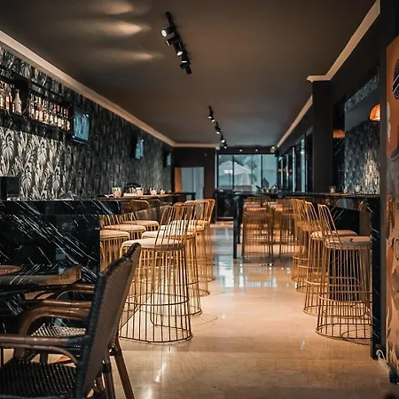 酒店 Esquire & Lounges