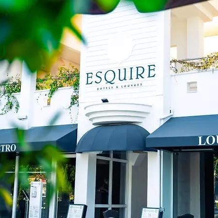 Esquire & Lounges 凯梅尔