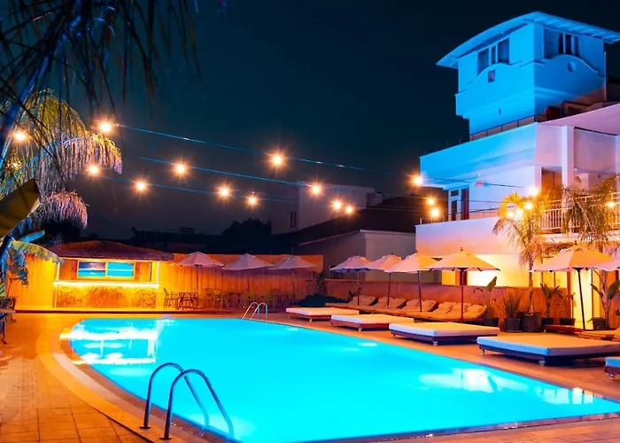 Esquire & Lounges