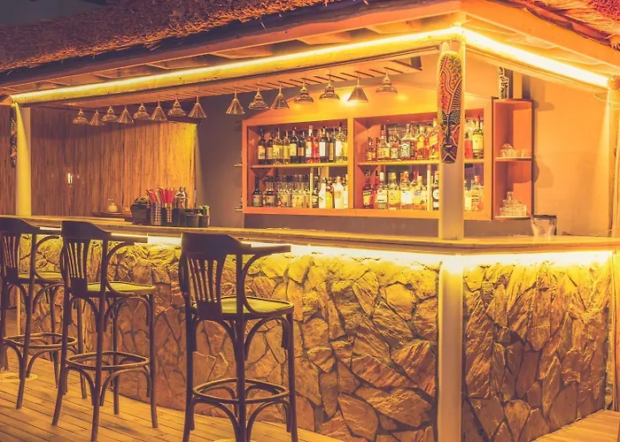 Esquire & Lounges 2*