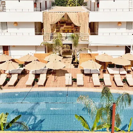 Esquire & Lounges 2*