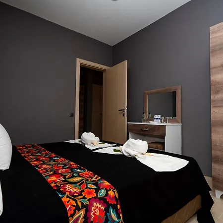 Esquire & Lounges Hotell 2*