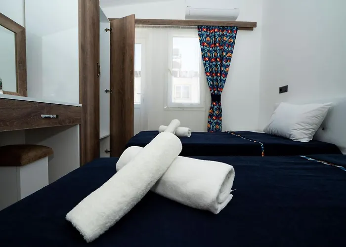 Esquire & Lounges קמר