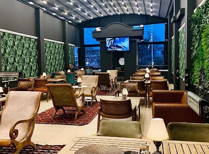 Esquire & Lounges 2* 凯梅尔
