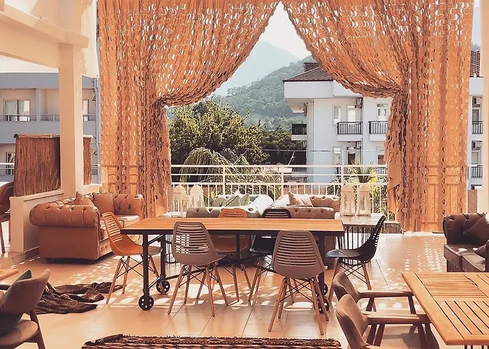 Esquire & Lounges מלון קמר
