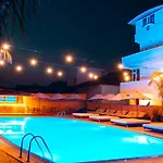 Esquire & Lounges