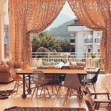 Esquire & Lounges Ξενοδοχείο Κεμέρ