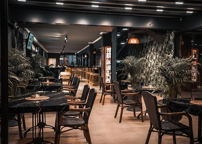 Esquire & Lounges Hotell Kemer