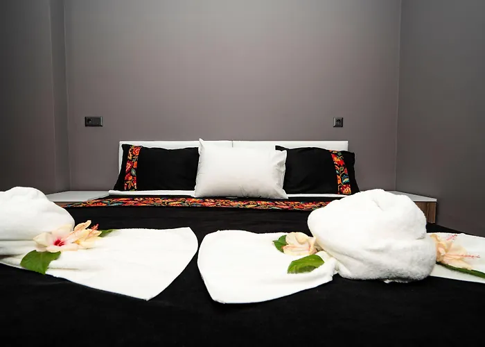 Hotel Esquire & Lounges